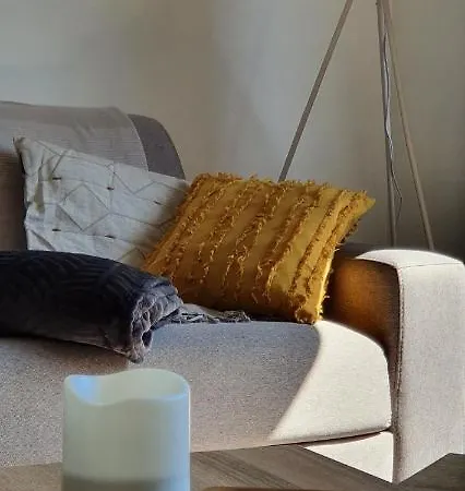 Et A 2 Pas De La Cite