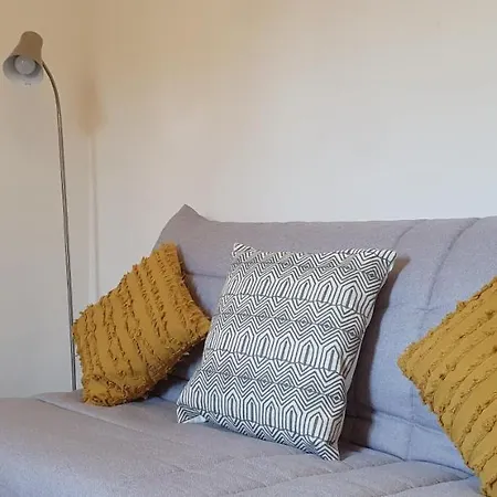 Et A 2 Pas De La Cite * Каркассон