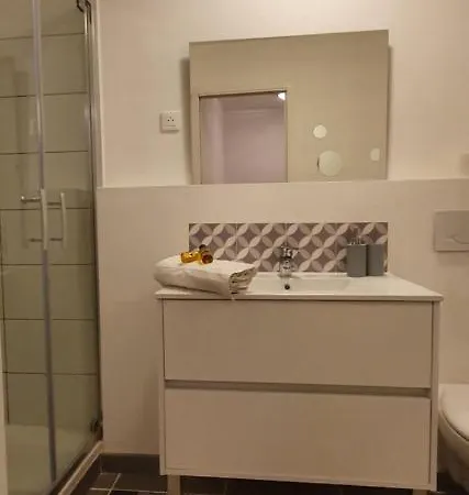 Et A 2 Pas De La Cite Каркассон