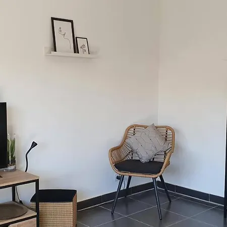Studio Et A 2 Pas De La Cite *