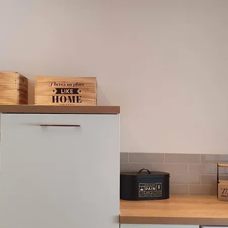 Studio Et A 2 Pas De La Cite *