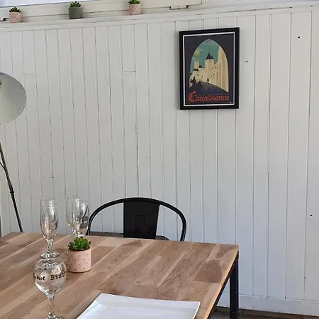 Studio Et A 2 Pas De La Cite *