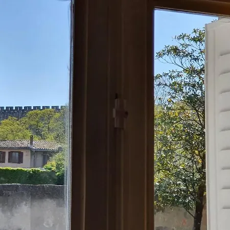 Et A 2 Pas De La Cite